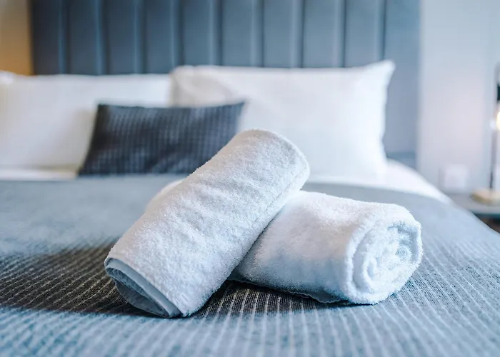 Hilltop Serviced Apartments - Sheffield